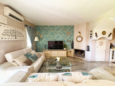 3 Bedroom Semi-Detached House in Bel Air - Image 3