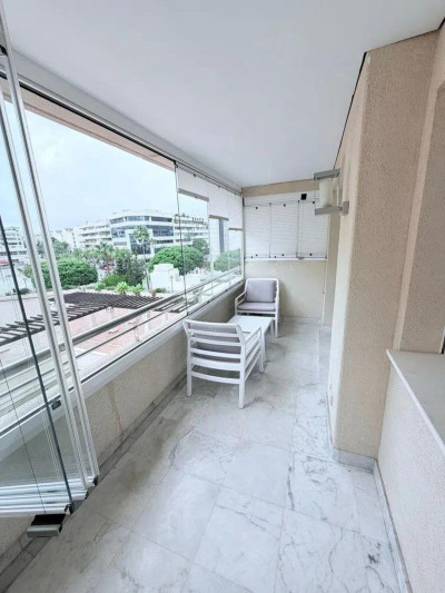 1 Bedroom Middle Floor Apartment in Puerto Banús - Image 4