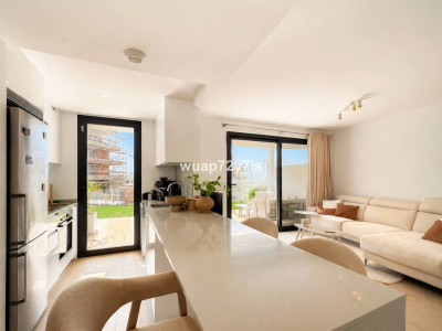 2 Bedroom Ground Floor Apartment in Estepona - Image 5