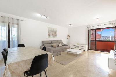 3 Bedroom Middle Floor Apartment in Estepona - Image 1