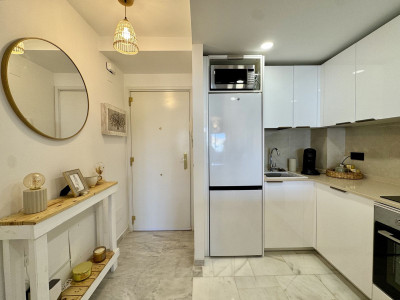 2 Bedroom Middle Floor Apartment in Riviera del Sol - Image 2