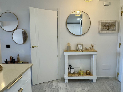 2 Bedroom Middle Floor Apartment in Riviera del Sol - Image 4