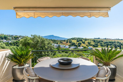 2 Bedroom Middle Floor Apartment in Bel Air - Image 5