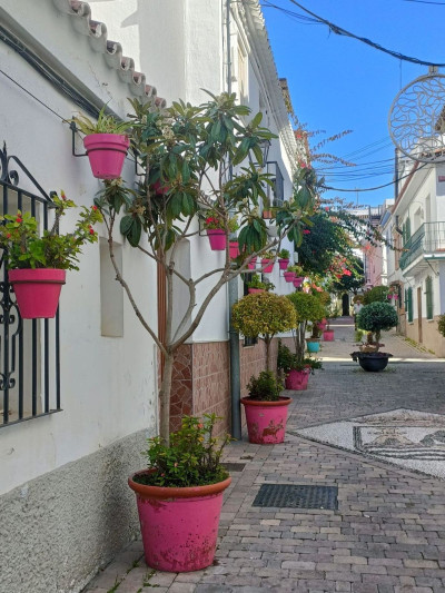 3 Bedroom Semi-Detached House in Estepona - Image 2