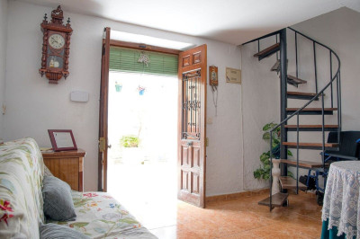 3 Bedroom Semi-Detached House in Estepona - Image 4