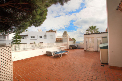 2 Bedroom Penthouse in Calahonda - Image 5