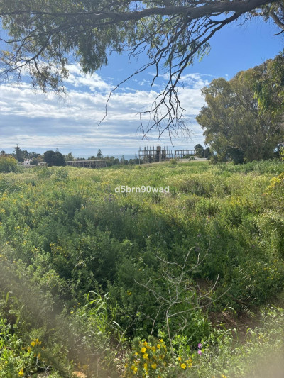 Residential Plot in Estepona - Image 1
