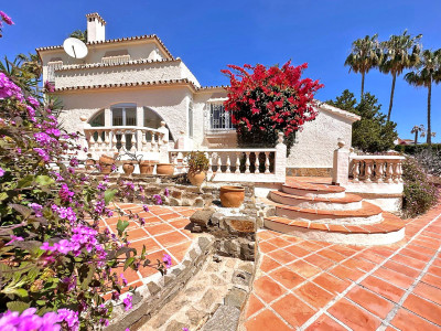 4 Bedroom Detached Villa in Mijas Costa - Image 2