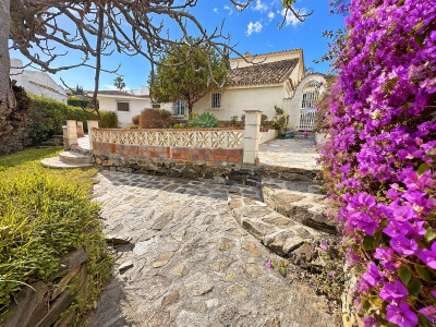 4 Bedroom Detached Villa in Mijas Costa - Image 3
