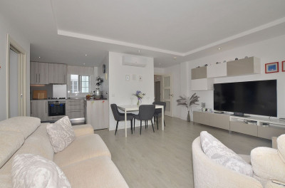 2 Bedroom Top Floor Apartment in Arroyo de la Miel - Image 5
