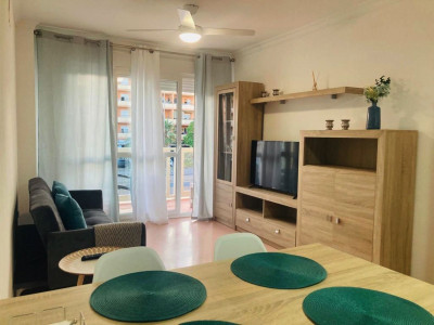 2 Bedroom Middle Floor Apartment in San Luis de Sabinillas - Image 5