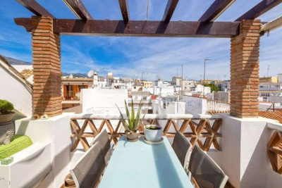 3 Bedroom Penthouse in Estepona - Image 5