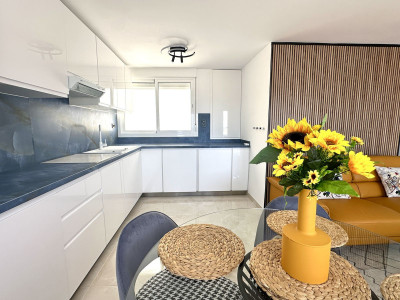 2 Bedroom Middle Floor Apartment in La Cala de Mijas - Image 3