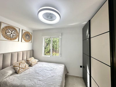 2 Bedroom Middle Floor Apartment in La Cala de Mijas - Image 4