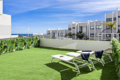 2 Bedroom Ground Floor Apartment in Manilva - Image 2