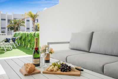 2 Bedroom Ground Floor Apartment in Manilva - Image 4