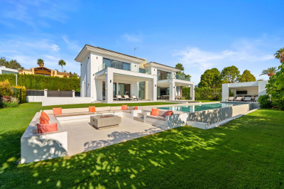 6 Bedroom Detached Villa in Benahavís - Image 3