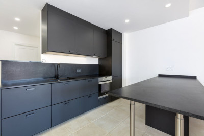 3 Bedroom Middle Floor Apartment in Nueva Andalucía - Image 2