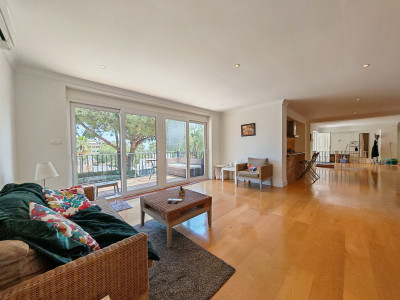 5 Bedroom Detached Villa in Marbesa - Image 2