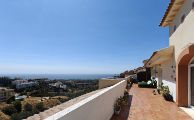 2 Bedroom Penthouse in Calahonda - Image 1