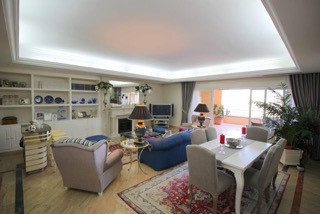 4 Bedroom Middle Floor Apartment in Marbella - Image 4