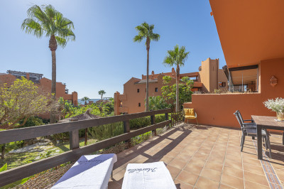 2 Bedroom Ground Floor Apartment in Estepona - Image 3