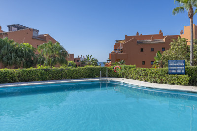 2 Bedroom Ground Floor Apartment in Estepona - Image 4