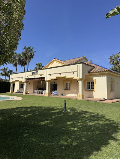 3 Bedroom Detached Villa in Estepona - Image 1