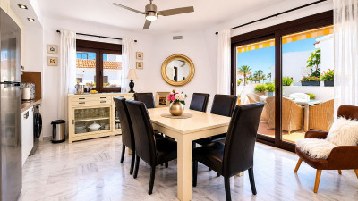 2 Bedroom Top Floor Apartment in La Duquesa - Image 3