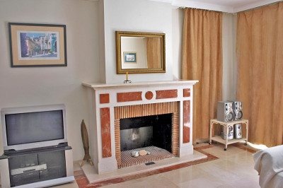 4 Bedroom Penthouse Duplex in New Golden Mile - Image 4