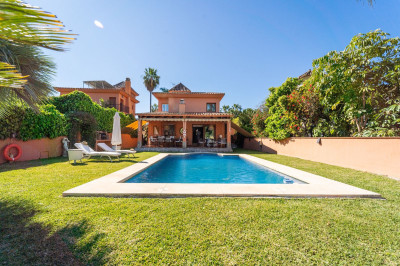 4 Bedroom Detached Villa in Mijas Costa - Image 1