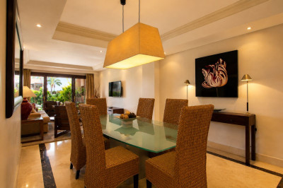 2 Bedroom Ground Floor Apartment in Estepona - Image 3