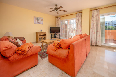 3 Bedroom Ground Floor Apartment in El Faro - Image 4