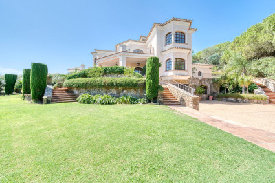 5 Bedroom Detached Villa in Sotogrande - Image 2