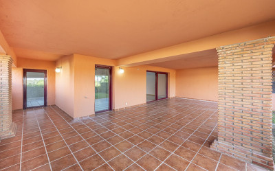 2 Bedroom Ground Floor Apartment in Casares - Image 5