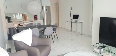 2 Bedroom Middle Floor Apartment in Nueva Andalucía - Image 3