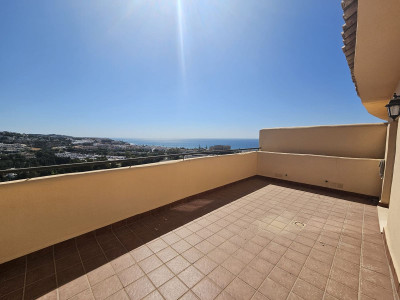 4 Bedroom Townhouse in La Cala de Mijas - Image 1