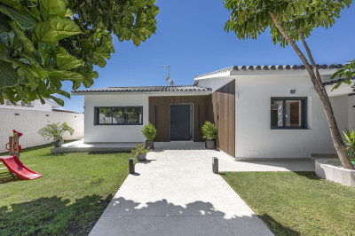 3 Bedroom Detached Villa in New Golden Mile - Image 4