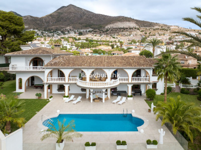 6 Bedroom Detached Villa in Arroyo de la Miel