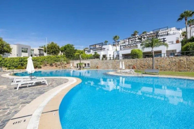 3 Bedroom Semi-Detached House in Santa Clara