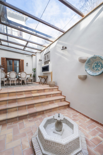 6 Bedroom Detached Villa in El Madroñal - Image 4
