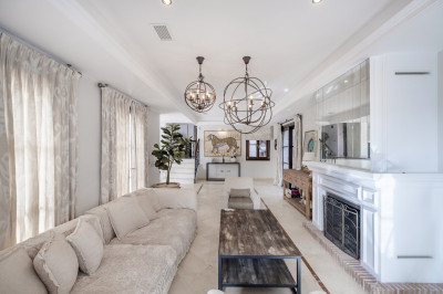 6 Bedroom Detached Villa in El Madroñal - Image 5