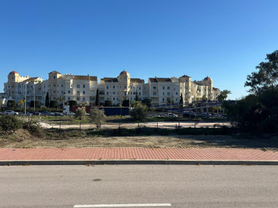Residential Plot in Estepona - Image 2