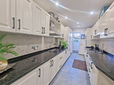 3 Bedroom Ground Floor Apartment in Calahonda - Image 4