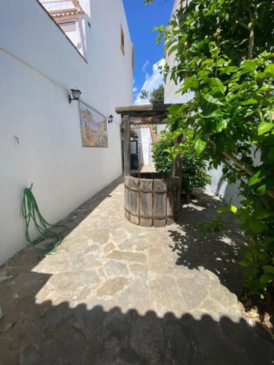 4 Bedroom Semi-Detached House in Marbella - Image 5