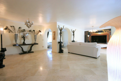 3 Bedroom Penthouse in Guadalmina Alta - Image 2