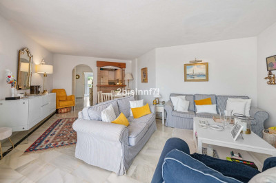 3 Bedroom Penthouse in Calahonda - Image 5
