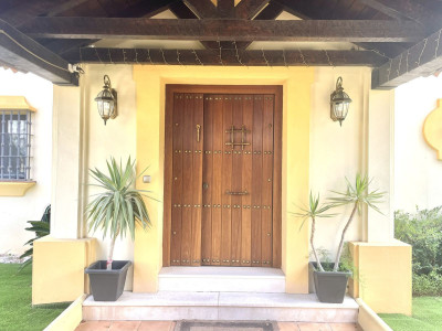 5 Bedroom Detached Villa in Mijas - Image 4
