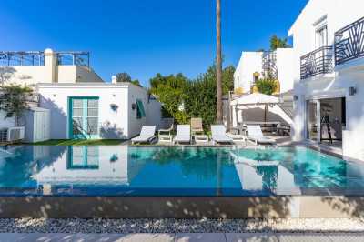 5 Bedroom Detached Villa in Estepona - Image 3