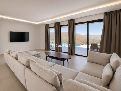 5 Bedroom Detached Villa in La Cala Golf - Image 2
